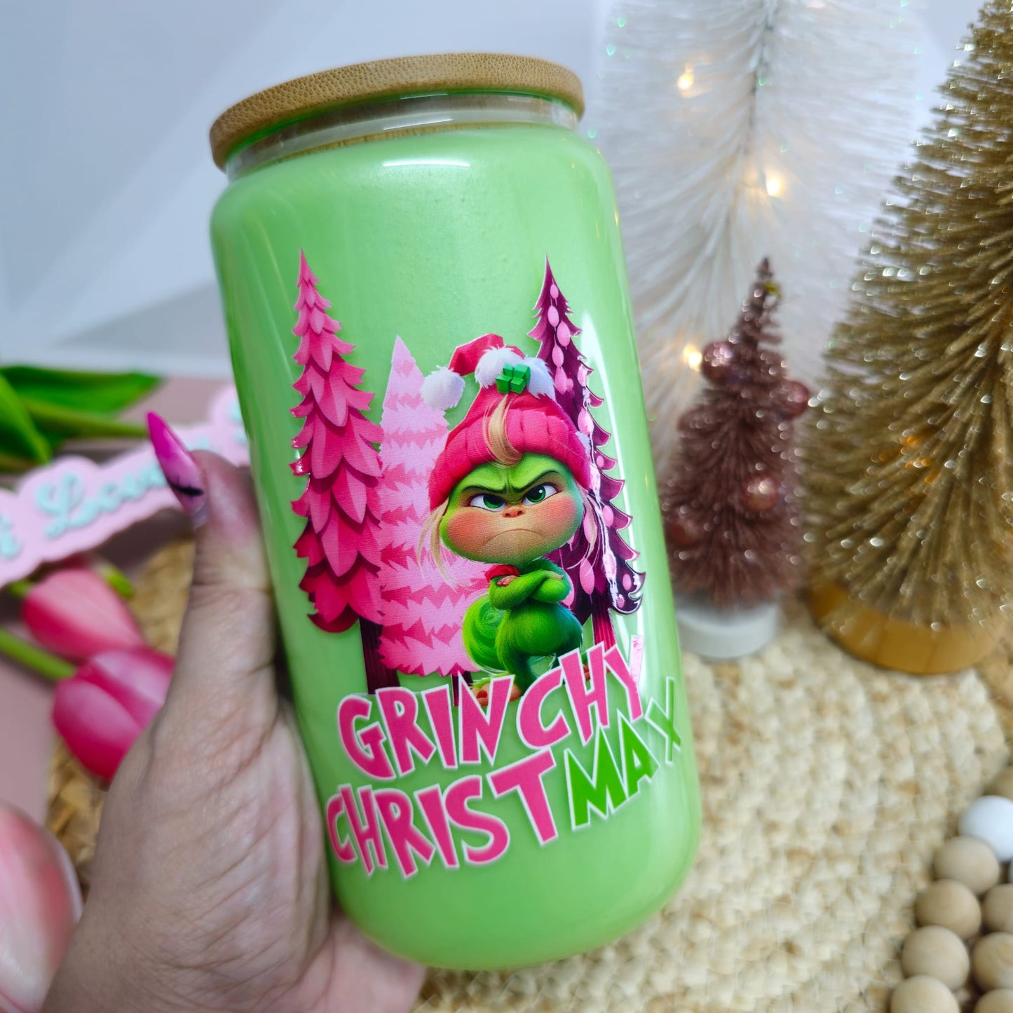 Grinchy Christmax Lata de vidrio con globo de nieve de 16 oz